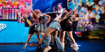 Hande Yener’den yazı başlatan MAX şarkısı ve klibi   şimdi yayında!