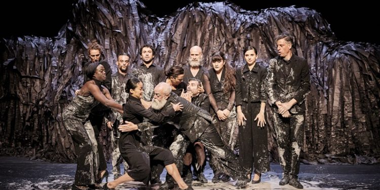 29. İstanbul Tiyatro Festivali’nin İlk Sürprizleri: ‘Katedral’ ve ‘Biz Kimiz?