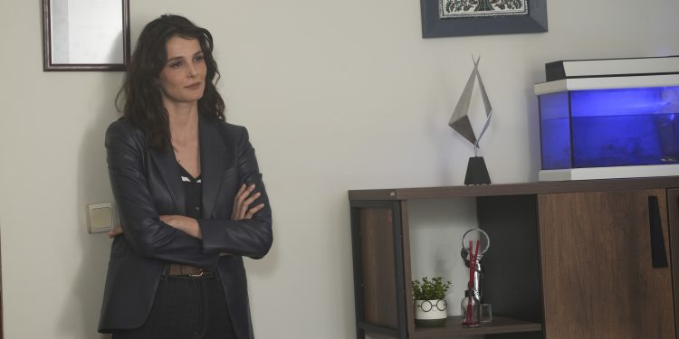 Eşref Rüya’nın Çiğdem Komiser’i Büşra Develi, dizinin başarısının tadını çıkarıyor
