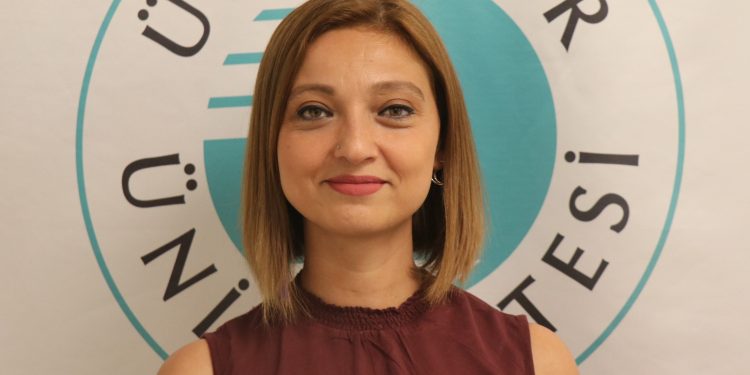 Öğretim Görevlisi Gönül Kil Tetik : “Destek almak ‘zayıflık’ değil, iyileşmenin ilk adımı!”