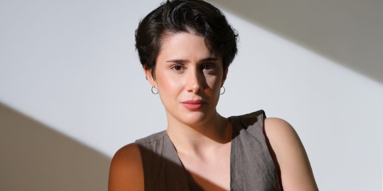 Hande Meğan’ın ilk albümü “Yirmisekiz” Yayında