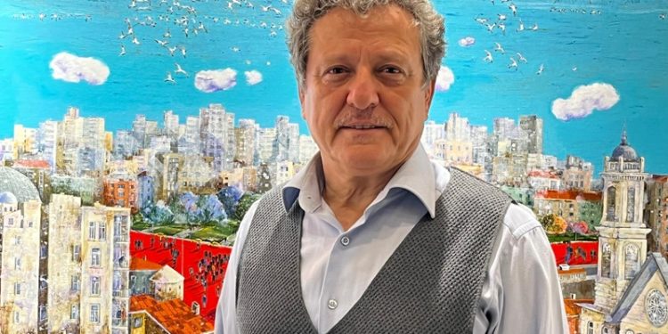 Benim Tiyatrom, Benim Oyunlarım: Kendi ile söyleşen yazar Okday Korunan