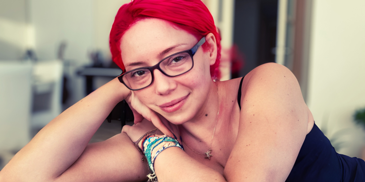 Shebolyn, ‘Eğme Başını Hamlet’ şarkısını yayınladı