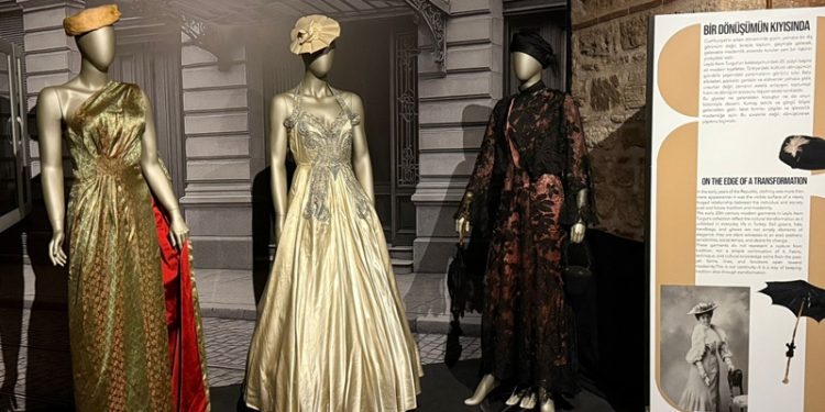 “Bir Tutkunun Peşinde: Leyla Asım Turgut” Sergisi ziyarete açıldı