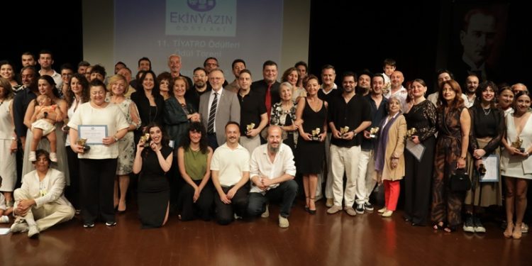 11. Ekin Yazın Dostları Tiyatro Ödülleri’nde Şehir Tiyatroları’na 3 ödül