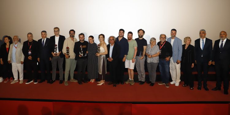 Çeyrek Asırlık Alkış: Frankfurt’ta Türk Filmleri Sanatseverlerle Buluştu, Ödüllerle taçlandı/Mahiye Sabuncuoğlu
