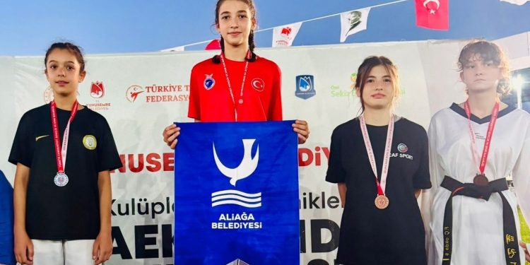 Aliağalı Taekwondocular Manisa’dan üçüncülük kupasıyla döndü