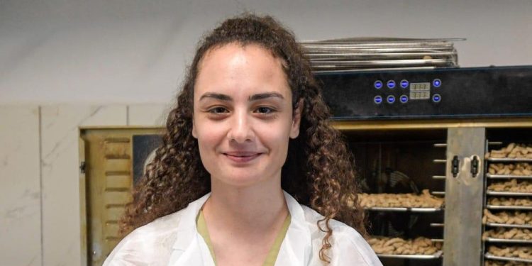 İzmir Büyükşehir Belediyesi can dostlar için mama üretiyor