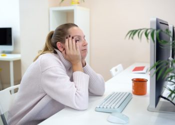 Nöroloji Uzmanı Dr. Meliha Aydın : Türkiye’de 100 kişiden 16’sı miğren hastası