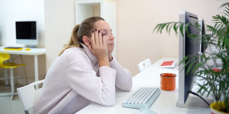 Nöroloji Uzmanı Dr. Meliha Aydın : Türkiye’de 100 kişiden 16’sı miğren hastası