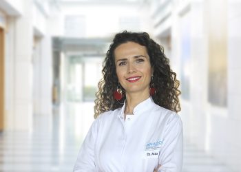 Diş Hekimi Arzu Tekkeli: Duruş bozukluklarının sebebi diş sıkma olabilir