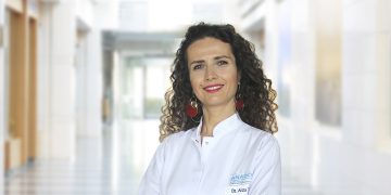 Diş Hekimi Arzu Tekkeli: Duruş bozukluklarının sebebi diş sıkma olabilir