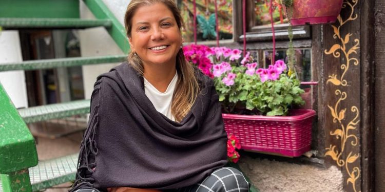 Buket Müftüoğlu’ndan ‘Zeytinime Dokunma’: Doğaya ve ranta karşı ses veren eser büyük yankı uyandırdı