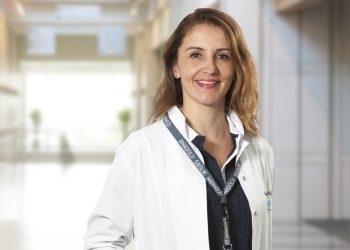 Op. Dr. Burcu Usta Uslu : Deniz ve havuzda göz sağlığını korumak için 6 öneri