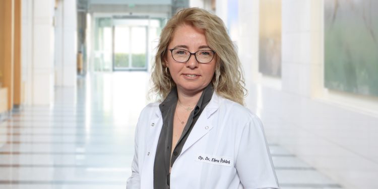 Op. Dr. Ebru Öztürk Öksüz : “Tüp bebek tedavisinde havuza girilmemeli”