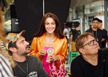 Türkiye’den Globale:   Hafsanur Sancaktutan’ın Işıltısı Artık 31 ülkede