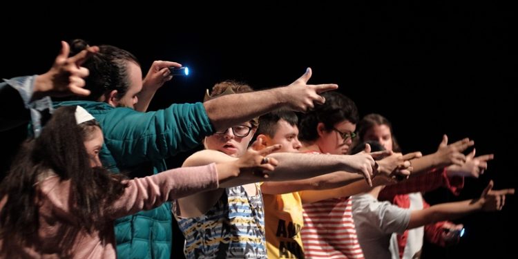 29. İstanbul Tiyatro Festivali’nde Hayata Bakışınızı Değiştirecek Bir ‘Hamlet’