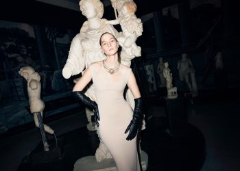 Sevan Bıçakçı’dan zamanın izinde tasarımlar “Born Unique”