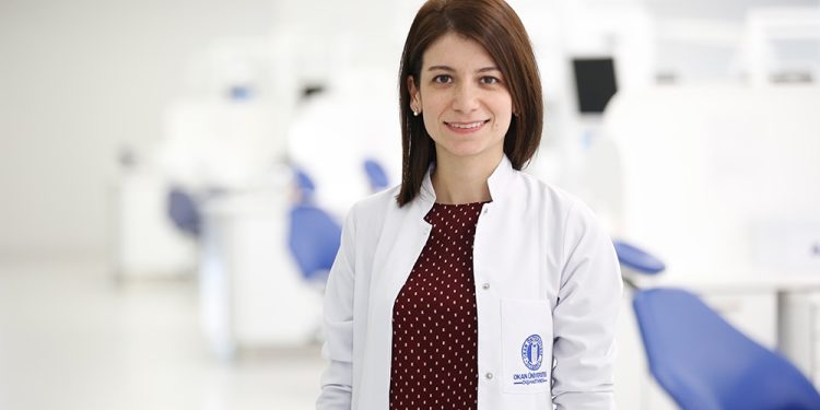 Dr. Öğretim Üyesi Merve Nur Aydın : Diş çıkaran bebekler için ebeveynlere 8 öneri!