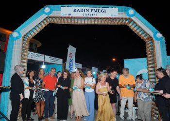 Kadın emeği çarşısı kapılarını açtı