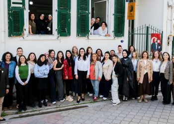 Kolektif Etki Programı Derneği ve tekstil atölyesi, kadınlarla birlikte tekstil sektöründe dönüşüme öncülük ediyor