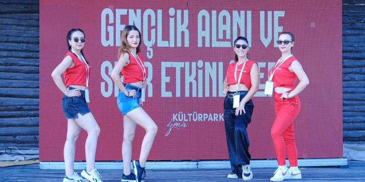 İzmir Enternasyonal Fuarı’na ilk gününde büyük ilgi