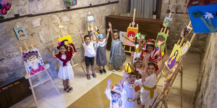 Çocukların hayal gücü sergileniyor