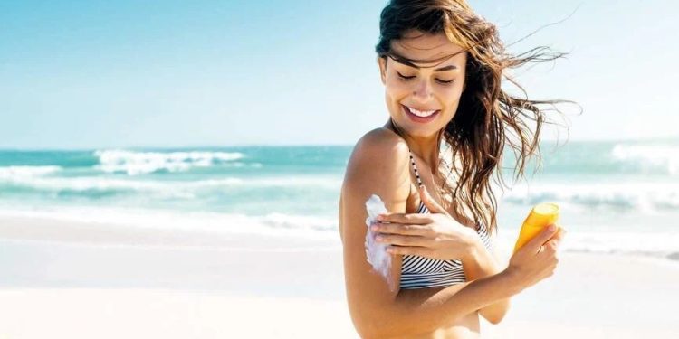 Medikal Estetik Hekimi Dr. Asel Seda Bal: Sağlıklı bronzlaşma diye bir şey yok