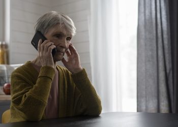 Emeklilere yönelik dolandırıcılık vakalarının yüzde 41’i telefon görüşmesiyle başlıyor