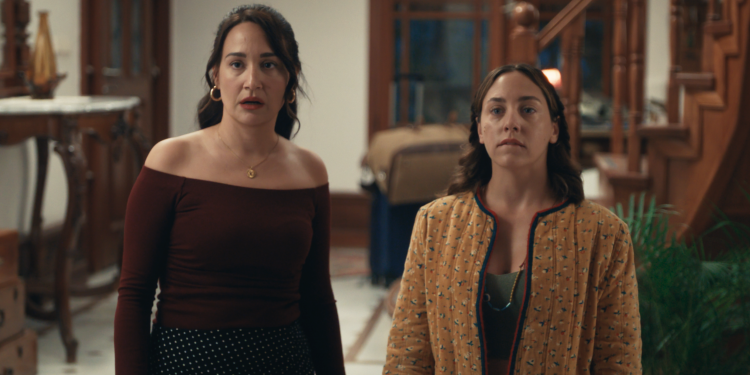 Gupse Özay’ın kaleminden çıkan yeni Netflix dizisi Platonik: Mavi Dolunay Otel