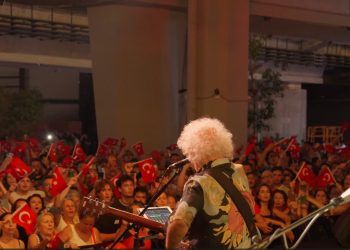 Terminal Kadıköy’de 30 Ağustos Coşkusu: İstanbullular Bayramı Yeni Türkü ile kutladı