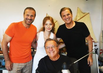 İkizler, Gani Müjde’nin kanatları altında