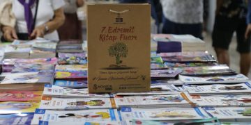 Ölmez Ağacın Gölgesinde 7. Edremit Kitap Fuarı başladı