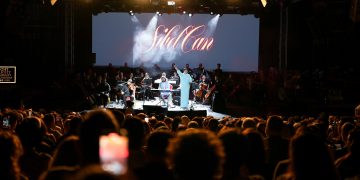 Sibel Can Bursa’da müzikseverlerle buluştu