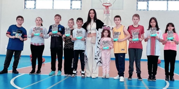 Gönüllü antrenörden okuma seferberliği