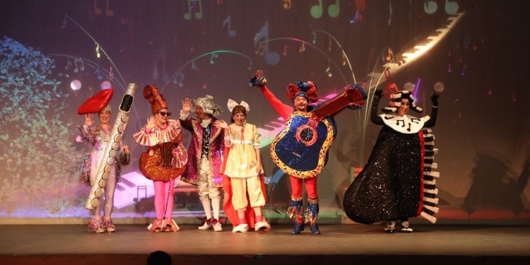 Süreyya Operası 30 Ağustos Zafer Bayramında Çocuk Sesleriyle yankılandı