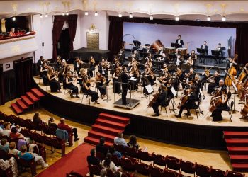 George Enescu Festivali’ne davet edilen ilk Türk orkestrası İDSO alkışlarla yurda döndü
