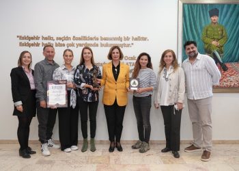 Eskişehir Şehir Tiyatroları Avrupa’nın en değerli festivalinden ödülle döndü