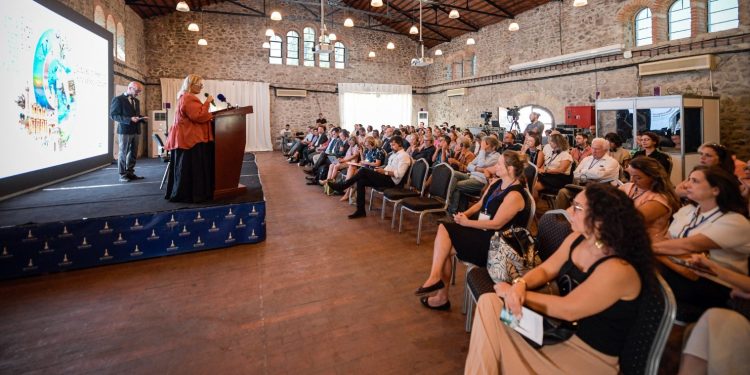 Akdeniz’in geleceği İzmir’de şekilleniyor