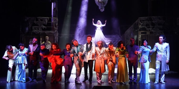 Zengin bir kadının intikam arayışının hikayesi “Bir Ziyaret”