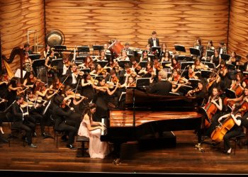 İlyun Bürkev’den Elbphilharmonie’de hafızalara kazınan performans