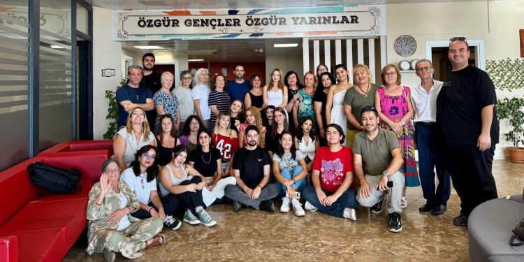 Gençler ve çınarlar geleceği tasarladı