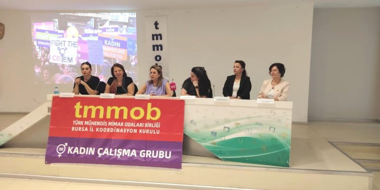 Bursa’da yerel kadın örgütlülüğü paneli gerçekleştirildi