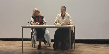 Ayfer Tunç, Turkologentag 2025’te Yeni Romanı ‘Annemin Uyurgezer Geceleri’nden ilk kez okuma yaptı