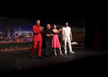 Aynı çatı altında, bol kahkaha