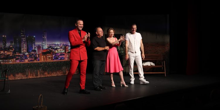 Aynı çatı altında, bol kahkaha