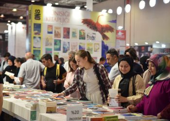 Kitapseverlerin Geleneksel Buluşması: Karadeniz kitap fuarı onuncu yılını kutluyor