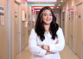 Psikiyatri Dr. Emine Yağmur Zorbozan: Destek mi oluyor, risk mi oluşturuyor? Ruh sağlığında yapay zeka kullanımı kontrollü olmalı!