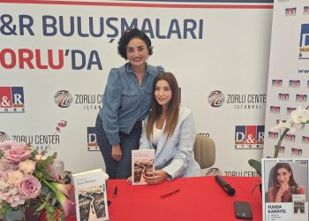 Ünlü isimler F unda Karayel’in  imza gününde bir araya geldi
