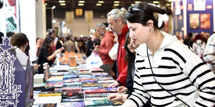 Tüyap, Kitap Fuarlarıyla Edebiyat Rüzgarı Estirecek: Samsun, Diyarbakır ve İstanbul‘da kitapseverler buluşuyor!